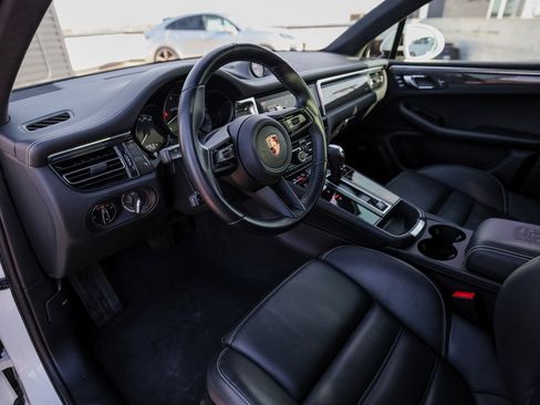Certified 2022 Porsche Macan GTS image 4