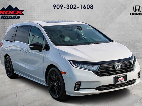 Certified 2024 Honda Odyssey Sport image 3