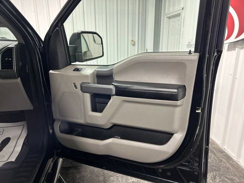 Used 2018 Ford F150 XLT w/ Equipment Group 302A Luxury AWD/4WD image 18