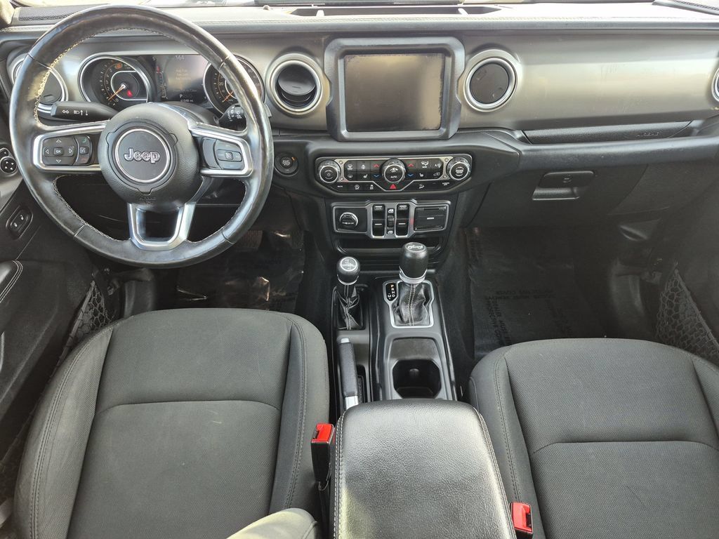 Used 2018 Jeep Wrangler Unlimited Sahara AWD/4WD image 14