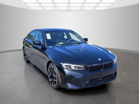 New 2026 BMW 330i Sedan w/ M Sport Package RWD image 8