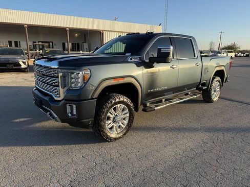 Used 2020 GMC Sierra 2500 Denali image 2