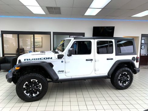 Used 2025 Jeep Wrangler Unlimited Rubicon 4xe w/ Convenience Group image 2