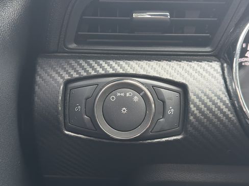 Used 2016 Ford Mustang Coupe RWD image 28