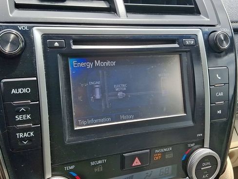Used 2013 Toyota Camry LE FWD image 19