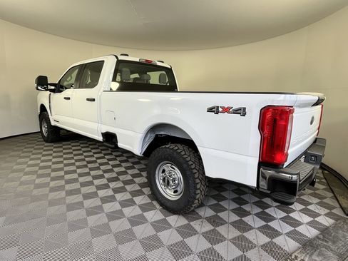 New 2026 Ford F250 XL w/ FX4 Off-Road Package image 3