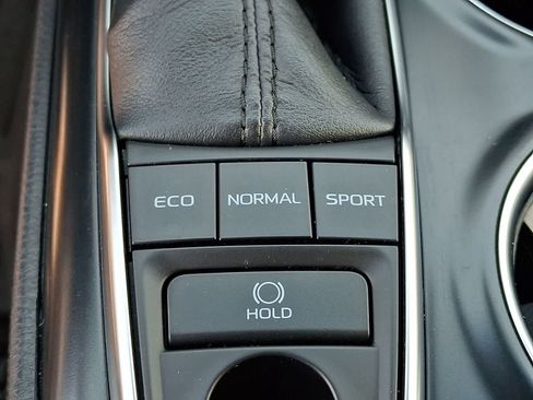 Certified 2018 Toyota Camry XLE w/ Audio Package FWD image 29