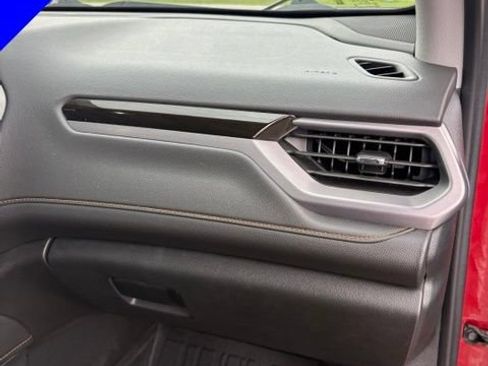 Used 2021 GMC Acadia AT4 w/ Technology Package AWD/4WD image 31