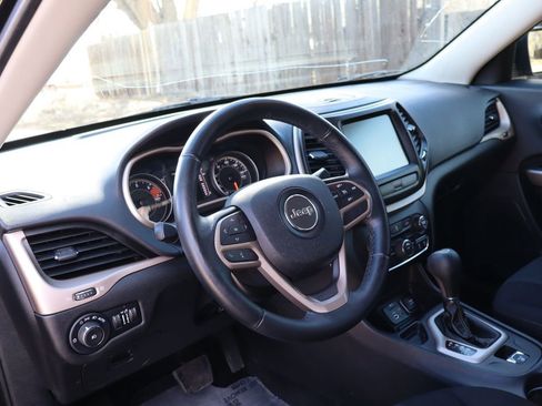 Used 2017 Jeep Cherokee Latitude image 15