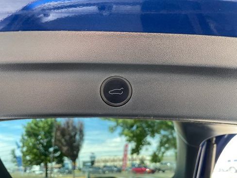 Used 2024 Tesla Model Y Long Range AWD/4WD image 17