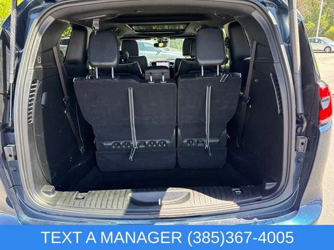Used 2025 Chrysler Pacifica Limited FWD image 12