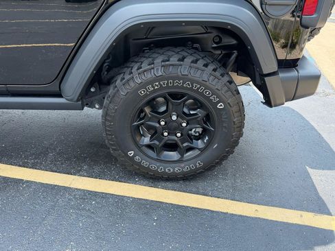 Used 2023 Jeep Wrangler Unlimited w/ Cold Weather Group AWD/4WD image 12