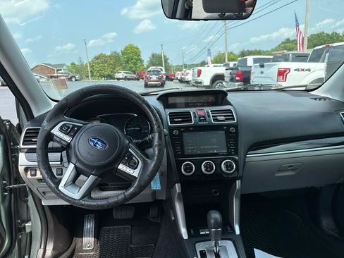 Used 2017 Subaru Forester 2.5i Limited AWD/4WD image 10