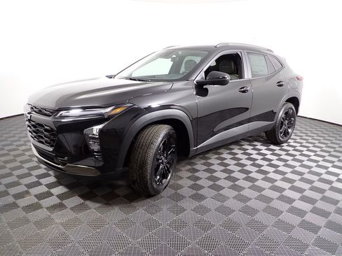 New 2026 Chevrolet Trax ACTIV w/ Sunroof Package image 9