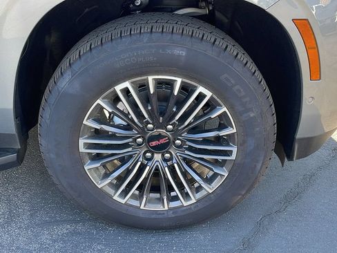 New 2026 GMC Yukon XL Elevation w/ Elevation Premium Package AWD/4WD image 9