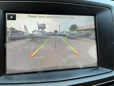Used 2019 Lincoln MKT AWD image 22
