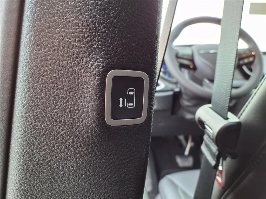 New 2026 Chrysler Pacifica Select w/ S Appearance Package FWD image 9