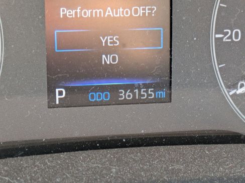 Used 2024 Toyota Corolla Cross LE image 9