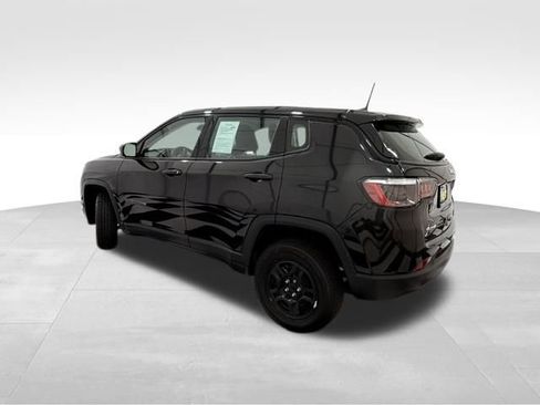 Used 2021 Jeep Compass Sport image 2