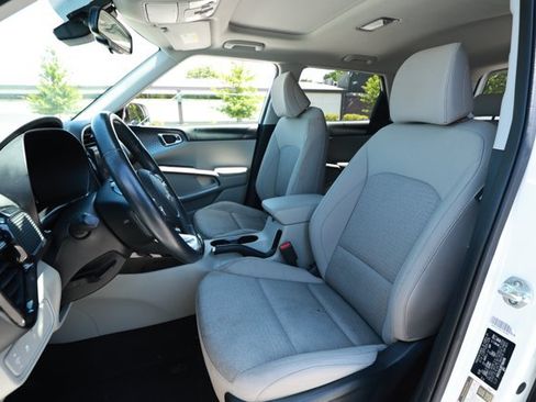Used 2023 Kia Soul EX FWD image 25