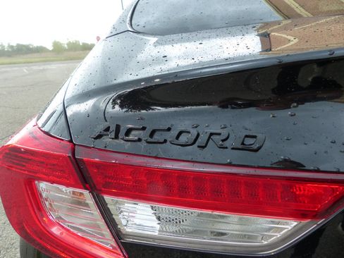Used 2020 Honda Accord LX image 9
