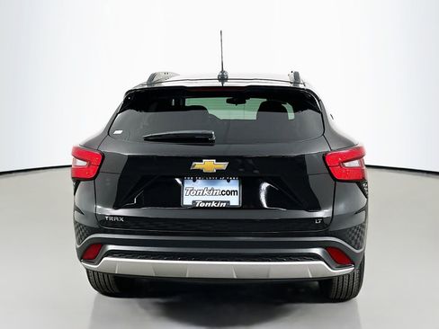 Used 2025 Chevrolet Trax LT w/ LT Convenience Package image 7