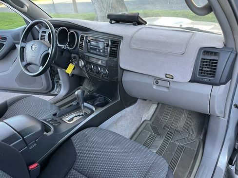 Used 2006 Toyota 4Runner SR5 image 35