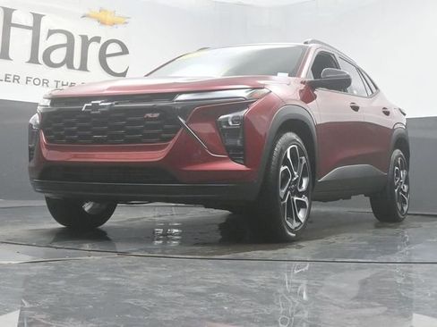 Used 2024 Chevrolet Trax RS FWD image 4