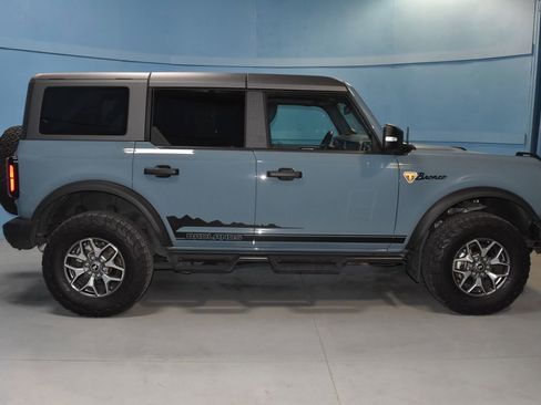 Used 2023 Ford Bronco Badlands image 21