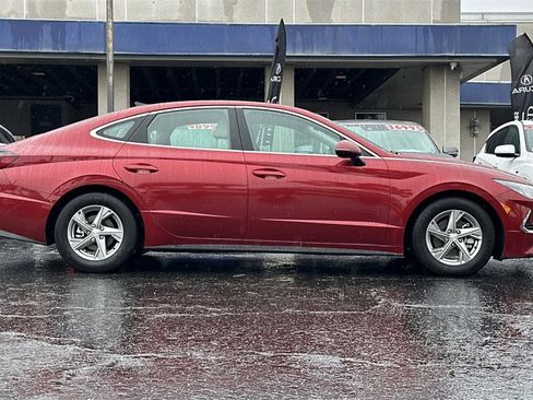 Used 2023 Hyundai Sonata SE image 3