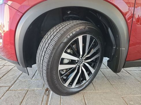 Certified 2024 Nissan Pathfinder Platinum image 5