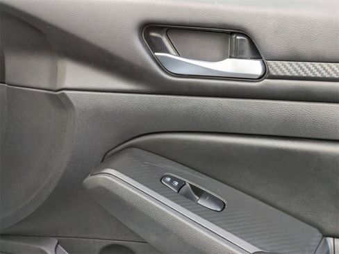 Used 2024 Nissan Altima 2.5 SV image 33