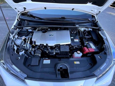 Used 2022 Toyota Prius L Eco image 31