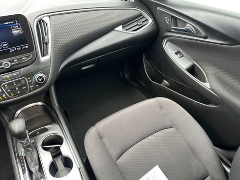Used 2023 Chevrolet Malibu LT image 21