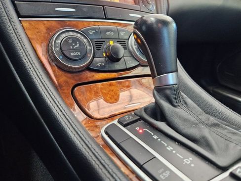 Used 2009 Mercedes-Benz SL 550 w/ Premium I Pkg image 9