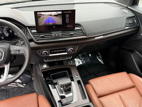 Used 2023 Audi Q5 e Premium w/ Convenience Package image 29