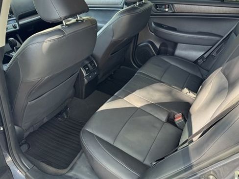 Used 2017 Subaru Outback 3.6R Limited image 11