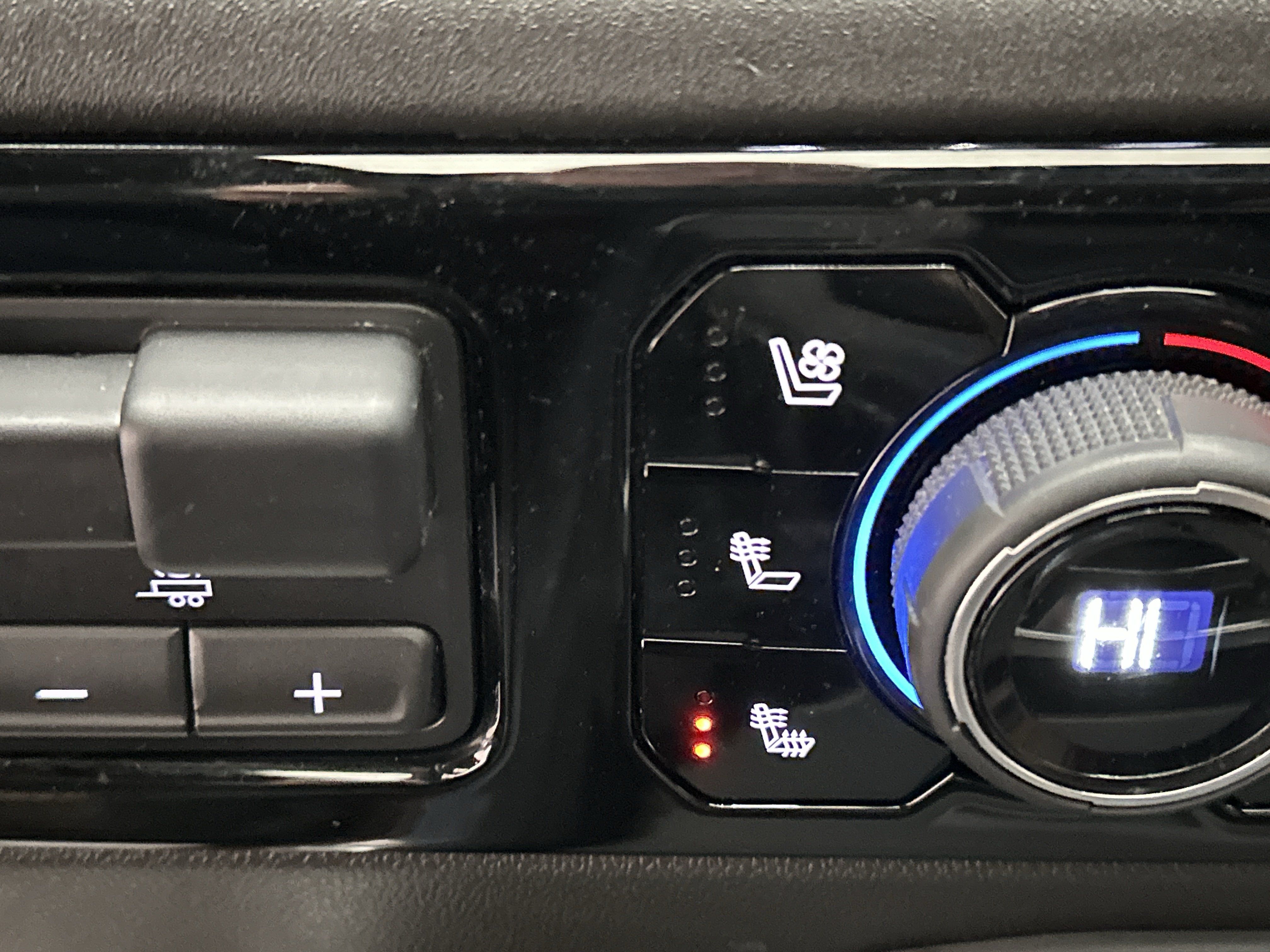 Used 2024 Chevrolet Silverado 3500 High Country w/ High Country Premium Package AWD/4WD image 42
