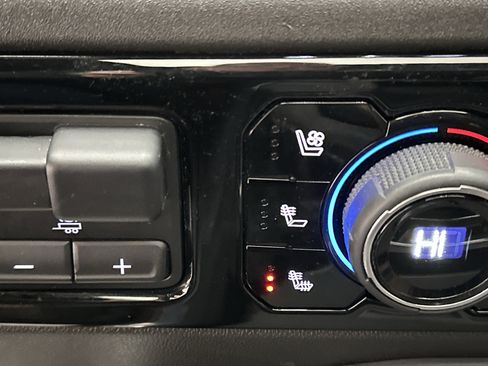 Used 2024 Chevrolet Silverado 3500 High Country w/ High Country Premium Package image 42