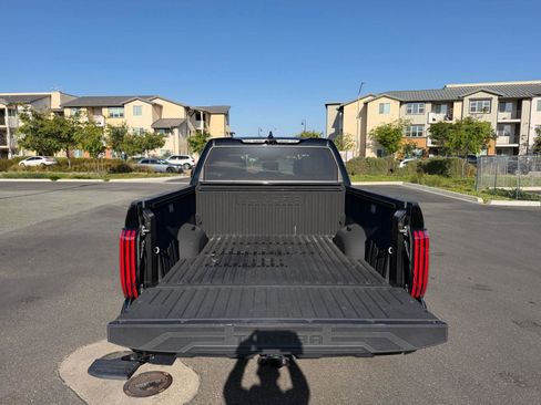 Used 2023 Toyota Tundra Platinum AWD/4WD image 24