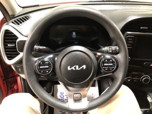 Certified 2025 Kia Soul LX w/ LX Technology Package image 22