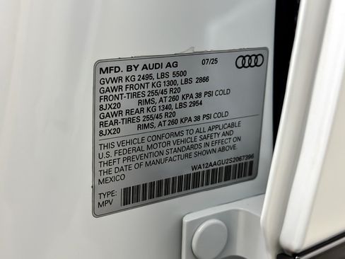 Used 2025 Audi Q5 Premium Plus w/ Premium Plus AWD/4WD image 28
