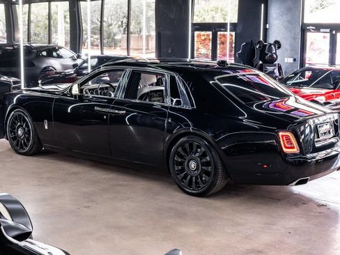 Used 2022 Rolls-Royce Phantom Sedan w/ The Phantom Package RWD image 21