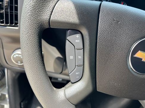 Used 2025 Chevrolet Express 2500 LT w/ LT Preferred Equipment Group RWD image 40