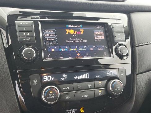 Used 2019 Nissan Rogue SV image 28