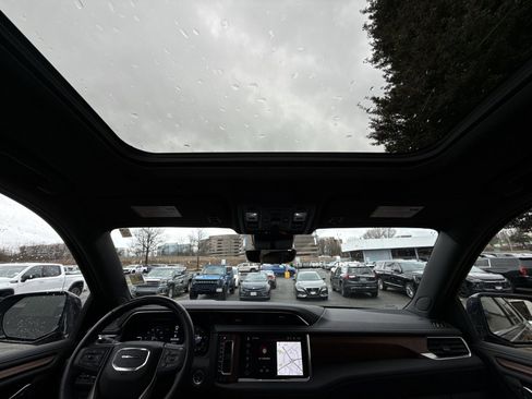 Used 2023 GMC Yukon Denali Ultimate image 24