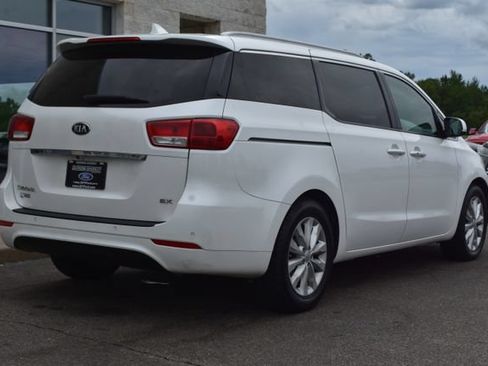 Used 2017 Kia Sedona EX FWD image 17