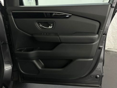 New 2025 Honda Pilot EX-L image 32