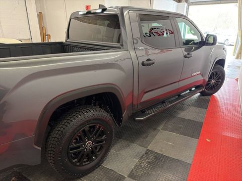 Used 2024 Toyota Tundra SR5 AWD/4WD image 11