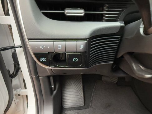 New 2026 Hyundai Ioniq 5 SE image 18